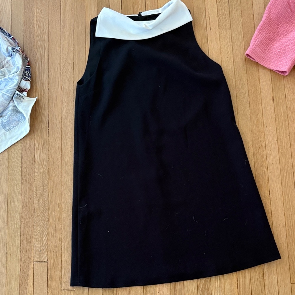 NWT Alice and Olivia Black Shift Dress with White Collar